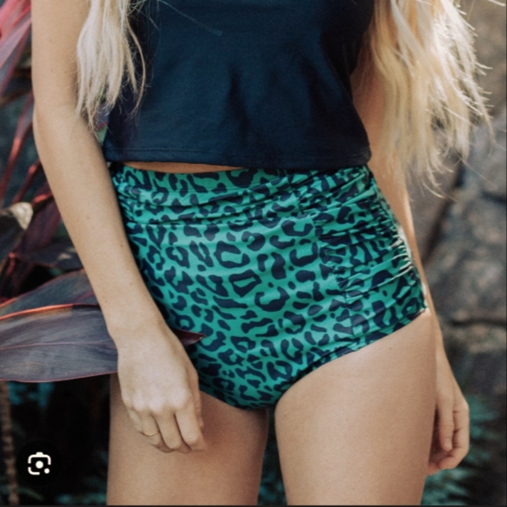 NWOT Retro Ultra High Waisted Women's Bikini Bottoms